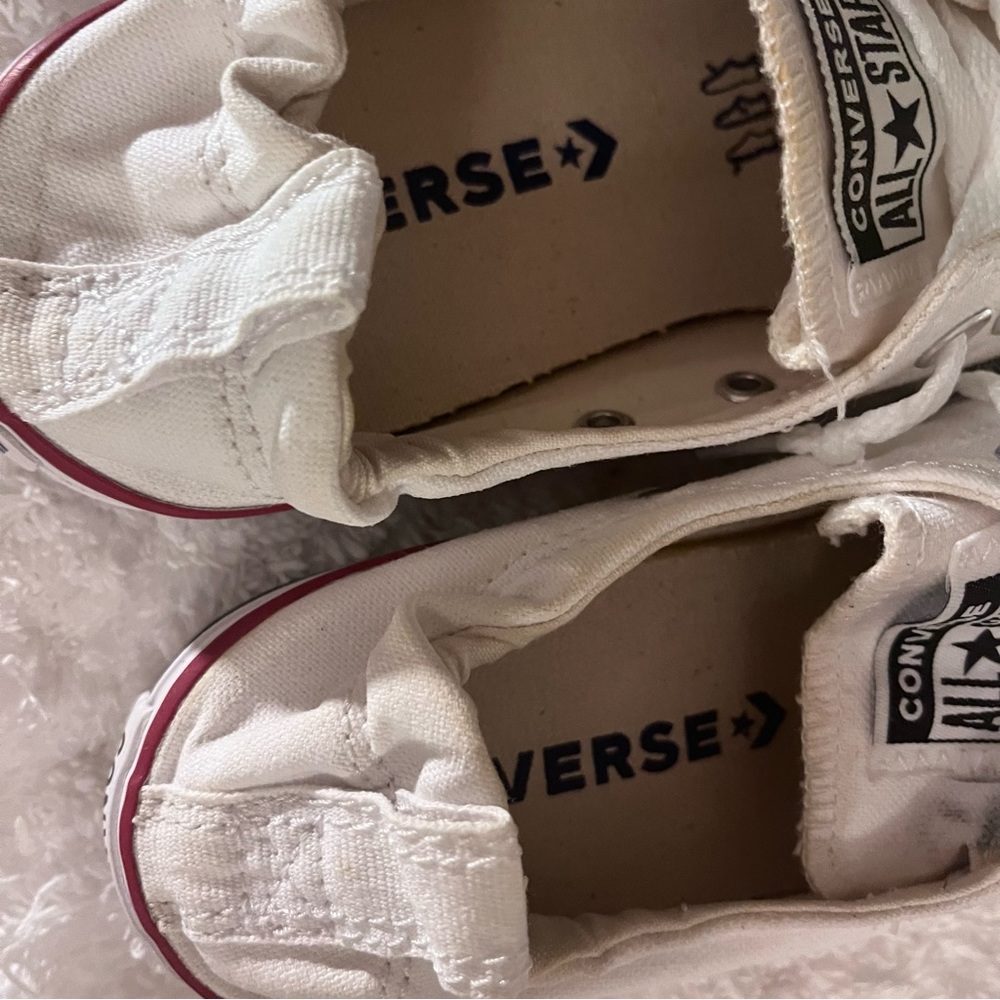 Converses - Picture 4 of 7
